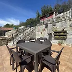Yourhouse A Casa Da * Ourense