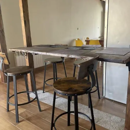 Yourhouse A Casa Da * Ourense